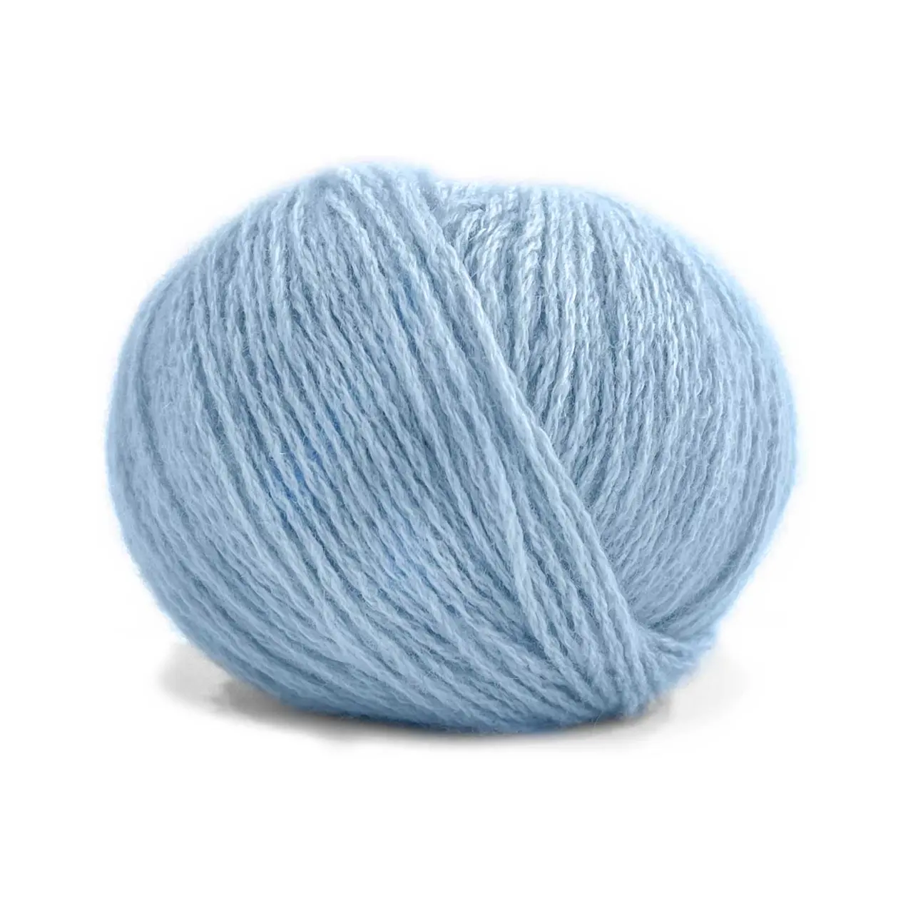 Cashmere 6/28 70 Gletscher von Pascuali. Die Cashmere 6/28 ist herrlich weich und das verstrickte Garn blüht mit der ersten Wäsche regelrecht auf. Pullover Strickjacken und Handwärmer sind wunderbare Projekte um sie aus diesem besonderen Garn zu stricken. Es ist in der Tat so weich und leicht dass selbst Menschen mit empfindlichster Haut es tragen können da es nicht juckt oder kratzt. Außerdem ist es sehr anpassungsfähig an die Temperatur. Im Winter hält es warm und isoliert während es im Sommer dafür sorgt dass man nicht ins Schwitzen kommt denn die Kaschmirfaser ist atmungsaktiv. Pascuali bietet eine der besten Kaschmirqualitäten an die derzeit auf dem Markt erhältlich sind. Weil hohe Qualität artgerechte Tierhaltung fair gehandelte und ökologisch hergestellte Produkte im Mittelpunkt unseres Handelns stehen haben wir dafür gesorgt dass unser Kaschmir von der mongolischen Handelskammer bio-zertifiziert ist.
