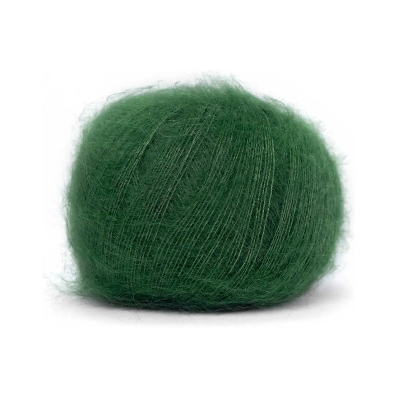 Mohair Bliss 802 Grass von Pascuali. Entdecke die Eleganz und Leichtigkeit von Mohair Bliss – unseres hochwertigen Garns das aus einem edlen Mix von 60% Super Kid Mohair und 40% Maulbeerseide besteht. Mohair Bliss entfaltet seine Schönheit sowohl beim einfachen mehrfachen als auch als Beilauffaden um sinnliche federleichte und luftige Projekte zu gestalten.