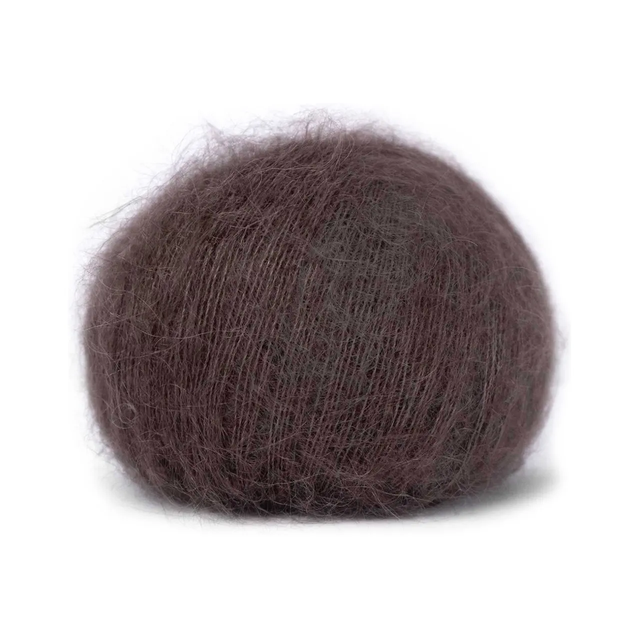 Mohair Bliss 823 Espresso von Pascuali. Entdecke die Eleganz und Leichtigkeit von Mohair Bliss – unseres hochwertigen Garns das aus einem edlen Mix von 60% Super Kid Mohair und 40% Maulbeerseide besteht. Mohair Bliss entfaltet seine Schönheit sowohl beim einfachen mehrfachen als auch als Beilauffaden um sinnliche federleichte und luftige Projekte zu gestalten.