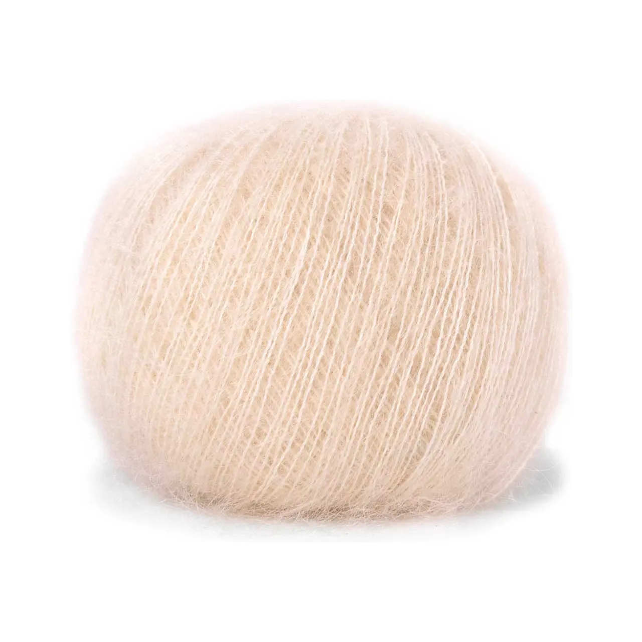 Mohair Bliss 826 Nature von Pascuali. Entdecke die Eleganz und Leichtigkeit von Mohair Bliss – unseres hochwertigen Garns das aus einem edlen Mix von 60% Super Kid Mohair und 40% Maulbeerseide besteht. Mohair Bliss entfaltet seine Schönheit sowohl beim einfachen mehrfachen als auch als Beilauffaden um sinnliche federleichte und luftige Projekte zu gestalten.