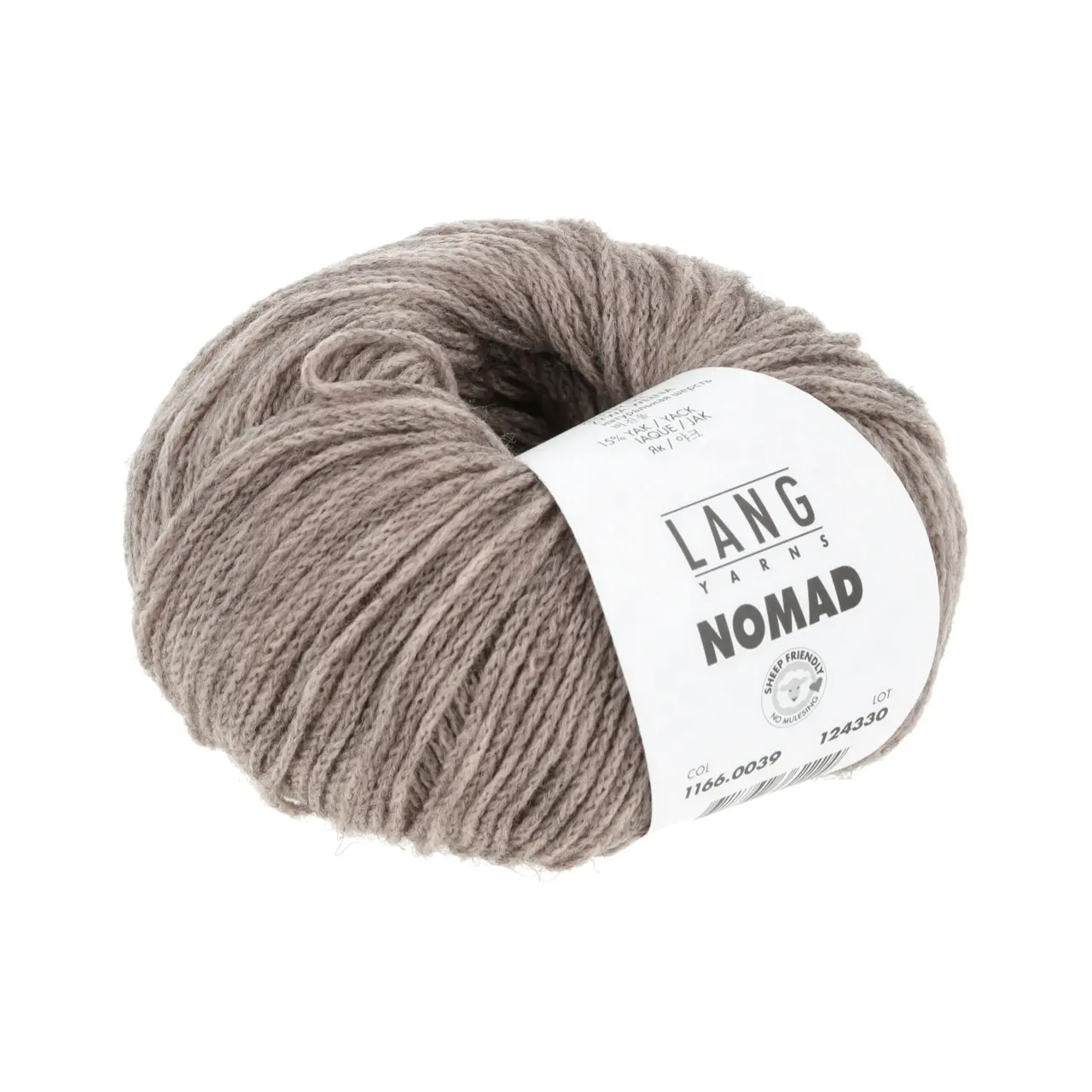 Nomad 39 Camel von Lang Yarns. Inspiriert durch die nomadischen Traditionen der Yak-Haltung sowie die mobile Natur und reiche Geschichte des Strickens und Häkelns verkörpert NOMAD den Geist von Bewegung und Kreativität. Genau wie Nomaden ihr Leben mit sich tragen können Sie als Strickerin und Häklerin NOMAD überallhin mitnehmen und zeitlose Stücke schaffen die von Tradition und Abenteuer erzählen.