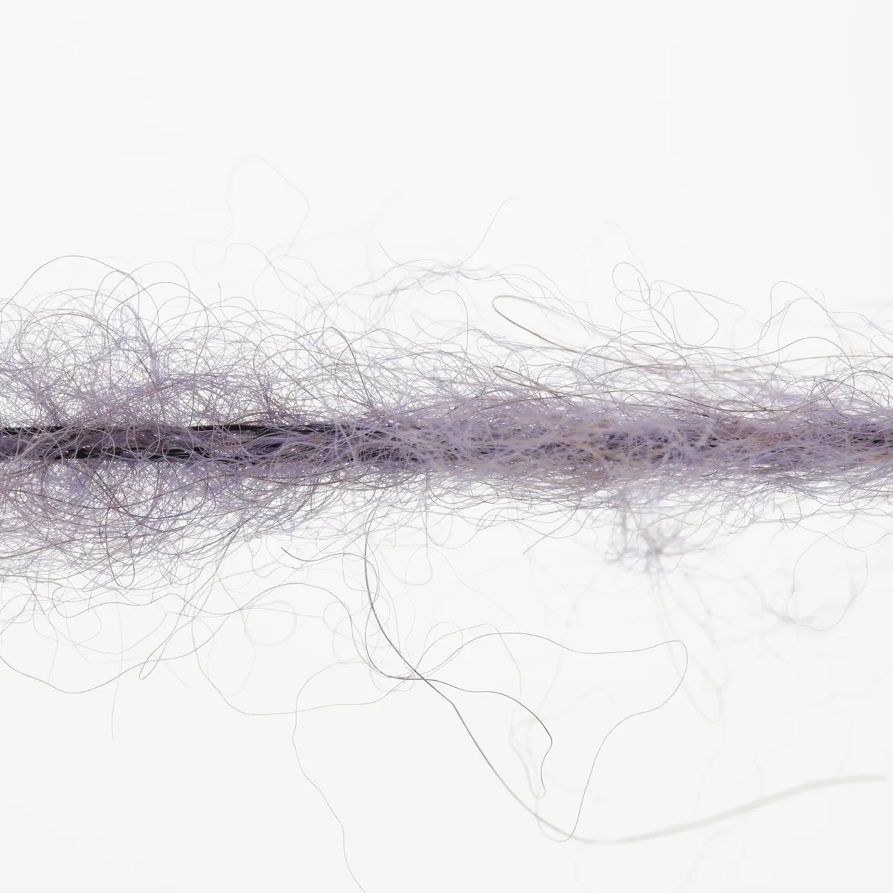 Baby Lama 90 Violett von Lang Yarns. Die butterweichen Fasern welche wir für BABY LAMA verwenden machen das Garn besonders sanft - selbst für Menschen mit empfindlicher Haut und Unverträglichkeiten. Verglichen mit anderen Edelfasern wie Alpaka oder Kaschmir kann Lama in seiner Langlebigkeit absolut mithalten und bietet zusätzlich noch außergewöhnliche Formstabilität. Mit seinem natürlichen Glanz verleiht BABY LAMA jedem Projekt eine dezente Eleganz während die hohlen und halbhohlen