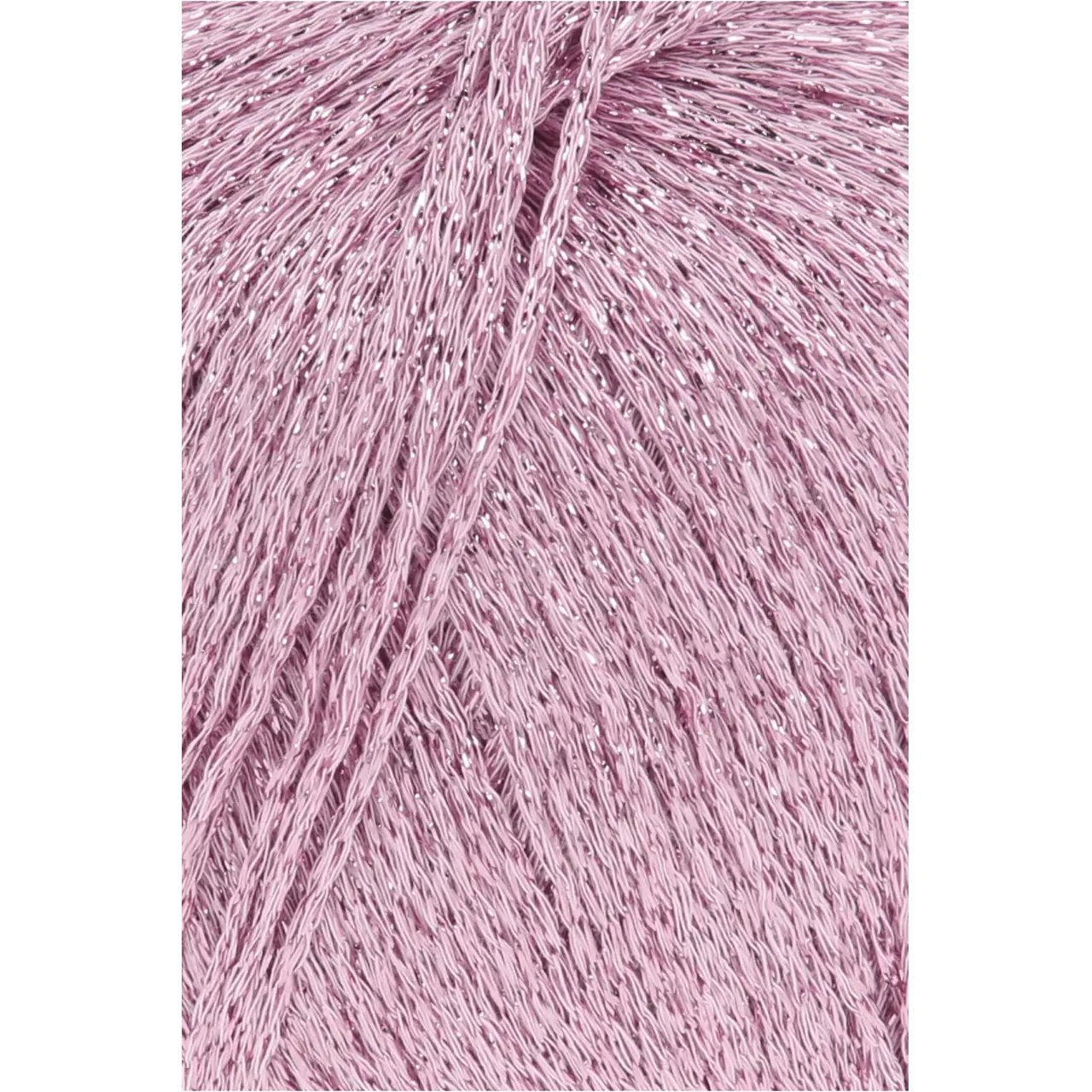 Lamé Soft 9 Rosa von Lang Yarns. LAMÉ SOFT ist ein hochwertiges Lamé-Garn auf Viskosebasis das sich durch eine weiche Haptik von herkömmlichen oft Polyamid basierten Lamé-Garnen abhebt. Es eignet sich perfekt als Beilaufgarn um elegante Akzente zu setzen oder all-over für ein strahlendes Highlight-Piece. Ideal für stilvolle Strickprojekte mit einem Hauch von Glamour.