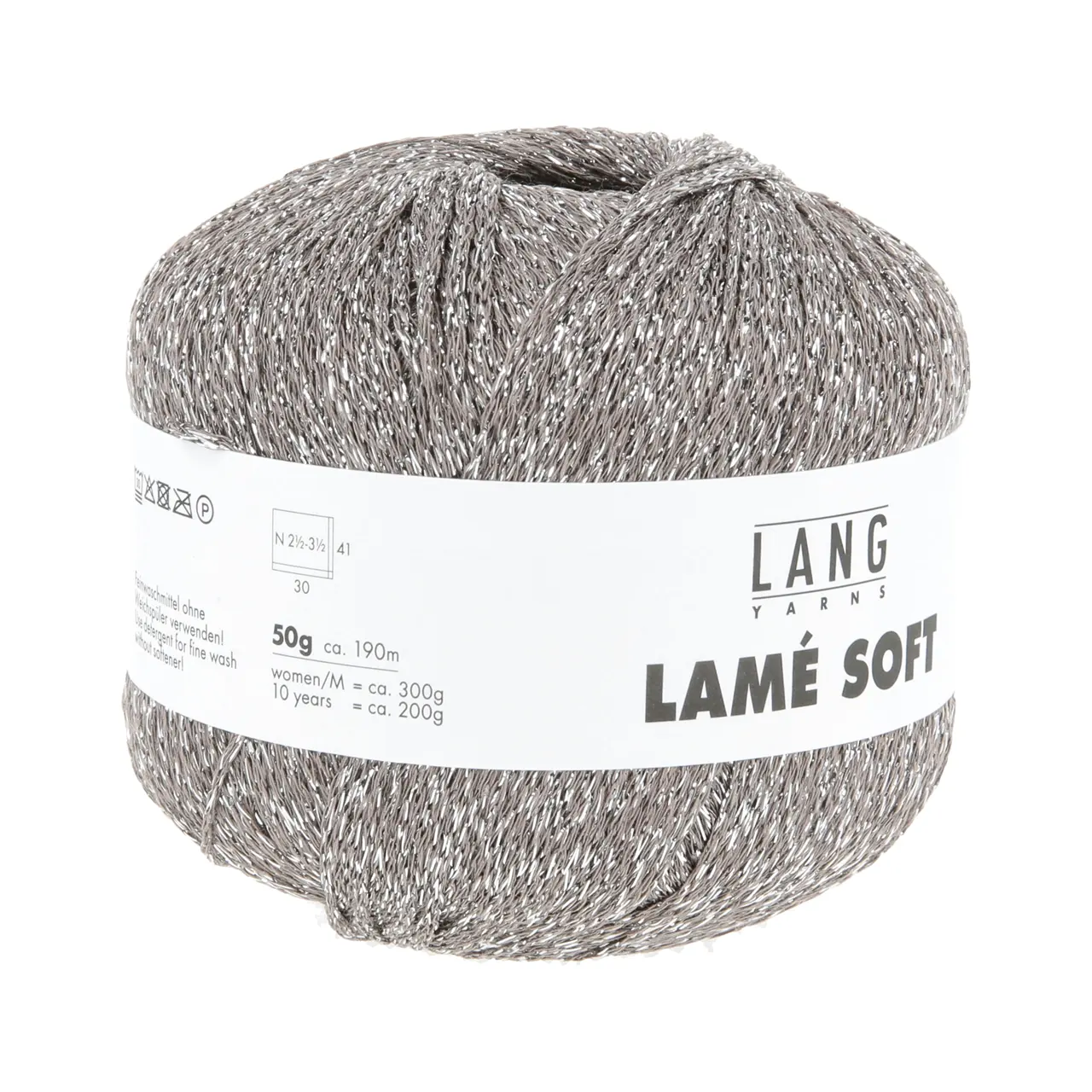 Lamé Soft 96 Stein von Lang Yarns. LAMÉ SOFT ist ein hochwertiges Lamé-Garn auf Viskosebasis das sich durch eine weiche Haptik von herkömmlichen oft Polyamid basierten Lamé-Garnen abhebt. Es eignet sich perfekt als Beilaufgarn um elegante Akzente zu setzen oder all-over für ein strahlendes Highlight-Piece. Ideal für stilvolle Strickprojekte mit einem Hauch von Glamour.
