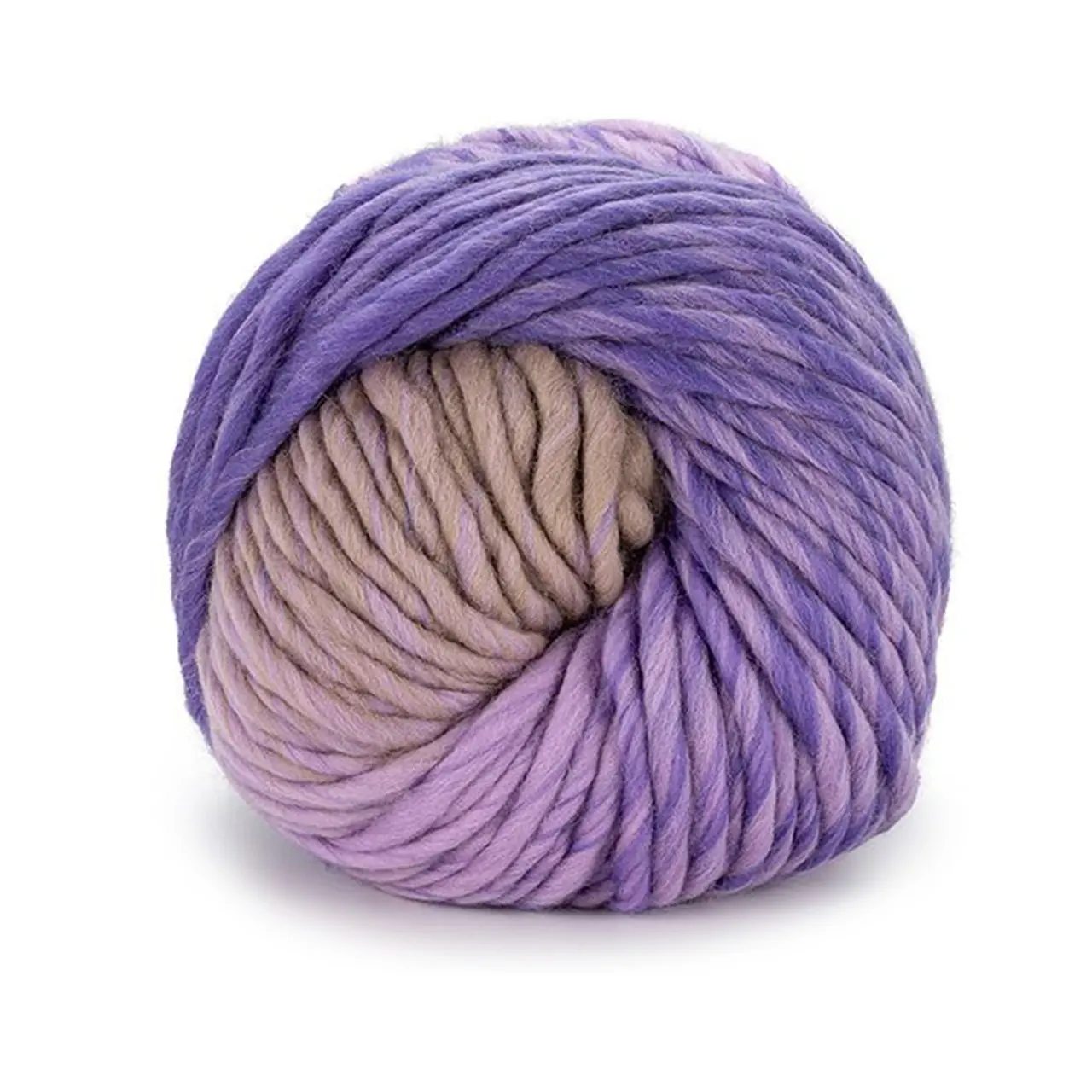 Chunky Dégradé 102 Taupe/Lavendel/Violett von Laines Du Nord. Ein besonders weiches warmes und voluminöses Garn aus 100% Schurwolle. Die harmonischen Cycle-Dégradé-Farbverläufe verleihen diesem Maxi-Dochtgarn eine kreative lebendige Note und machen es ideal für schnelle originelle Projekte.