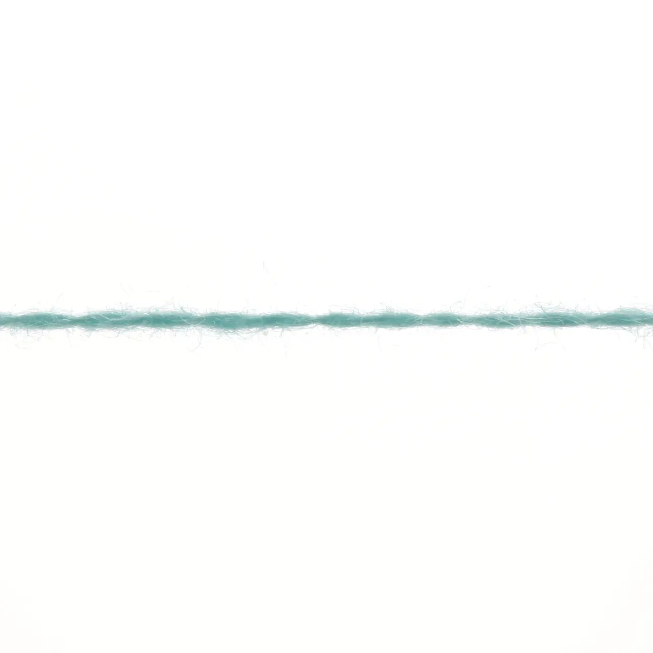 Cashmere Extra Lace 78 Türkis von Lang Yarns. CASHMERE EXTRA LACE ist ein edles Beilaufgarn aus reinem Kaschmir das sich wunderbar weich und luxuriös anfühlt. Es eignet sich hervorragend zum Kombinieren mit anderen Garnen und ist eine hochwertige Alternative zu klassischen Mohair-Seide-Mischungen. Aber natürlich lässt es sich auch solo verstricken z. B. zu zarten Lace-Tüchern und filigranen Accessoires. Das Garn überzeugt durch seine Leichtigkeit und ist die perfekte Wahl für Strickprojekte