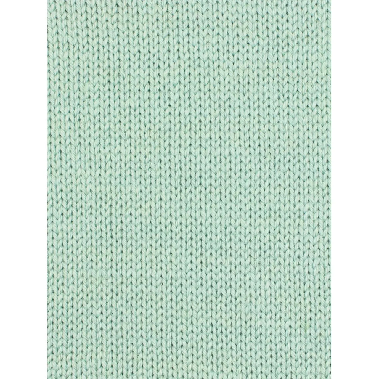 Morris DK 1280 Mint von West Yorkshire Spinners. Ein hochwertiges vielseitiges DK-Garn das britische Spinnkunst mit zeitloser Eleganz verbindet. Durch seine ausgewogene Struktur lässt sich Morris wunderbar gleichmäßig verstricken und eignet sich ideal für Pullover Cardigans Westen Accessoires oder leichte Winterprojekte. Das Garn hält warm bleibt formstabil und entwickelt mit der Zeit eine schöne natürliche Patina.