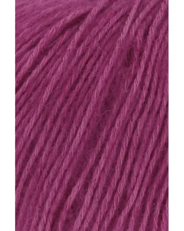 <span class="yarn-title">Regina</span> <span class="yarn-color">66 Fuchsia</span>