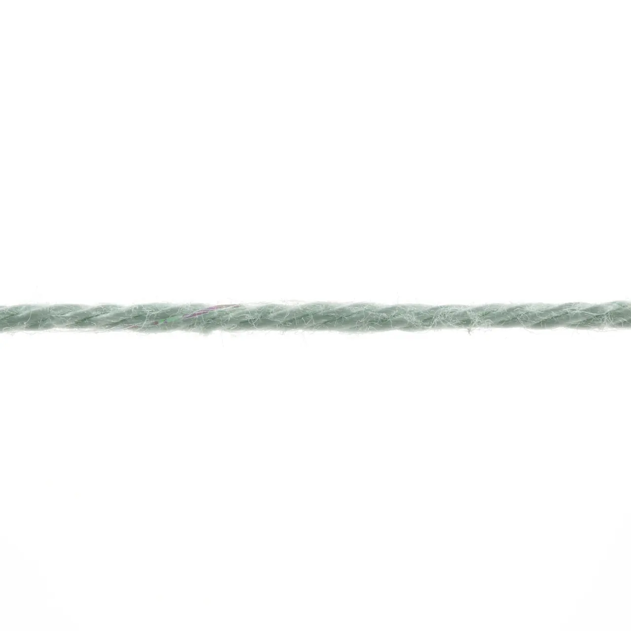 Quattro Lamé 93 Efeu von Lang Yarns. Dieses Garn eignet sich perfekt für die Herstellung von Sommeraccessoires aber auch für Kinderkleidung da es sehr leicht zu waschen ist. Es ist ein mercerisiertes Garn das ihm einen schönen Glanz verleiht. Es ist ein strapazierfähiges Garn mit einer großen Farbpalette und vielen Metern pro Knäuel so dass Sie mit Vergnügen häkeln oder stricken können. Der wunderschöne Glitzerfaden sorgt für die schillerndsten Kreationen.