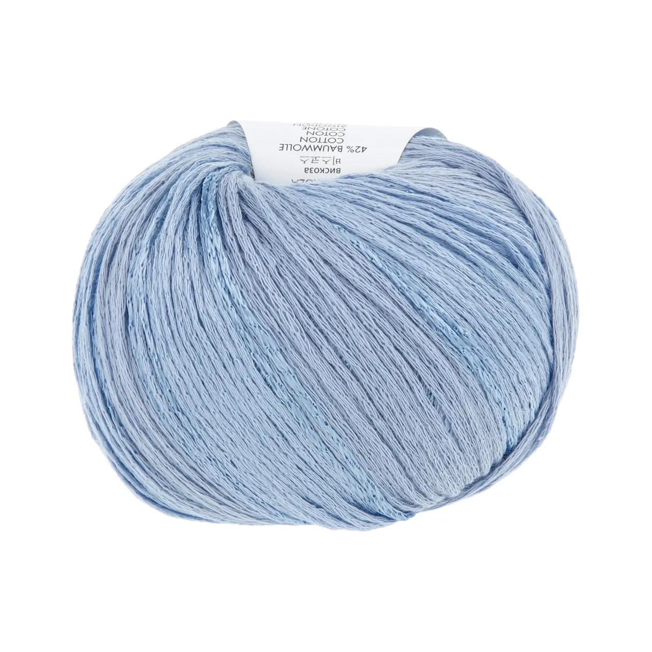 Belle 33 Jeans Hell von Lang Yarns. BELLE begeistert mit einem edlen Spiel aus Glanz und Matt. Die glänzende Viskose trifft auf matte Baumwolle und erzeugt so eine spannende Ton-in-Ton Optik mit subtilen Schimmerstreifen. Das Strickbild wirkt lebendig und elegant zugleich ohne aufdringlich zu sein. Dieses Maschengarn ist ideal für leichte Designs mit dem gewissen Etwas. Ob schlichte Tops luftige Pullover oder elegante Accessoires - BELLE verleiht jedem Stück einen Hauch von Luxus.