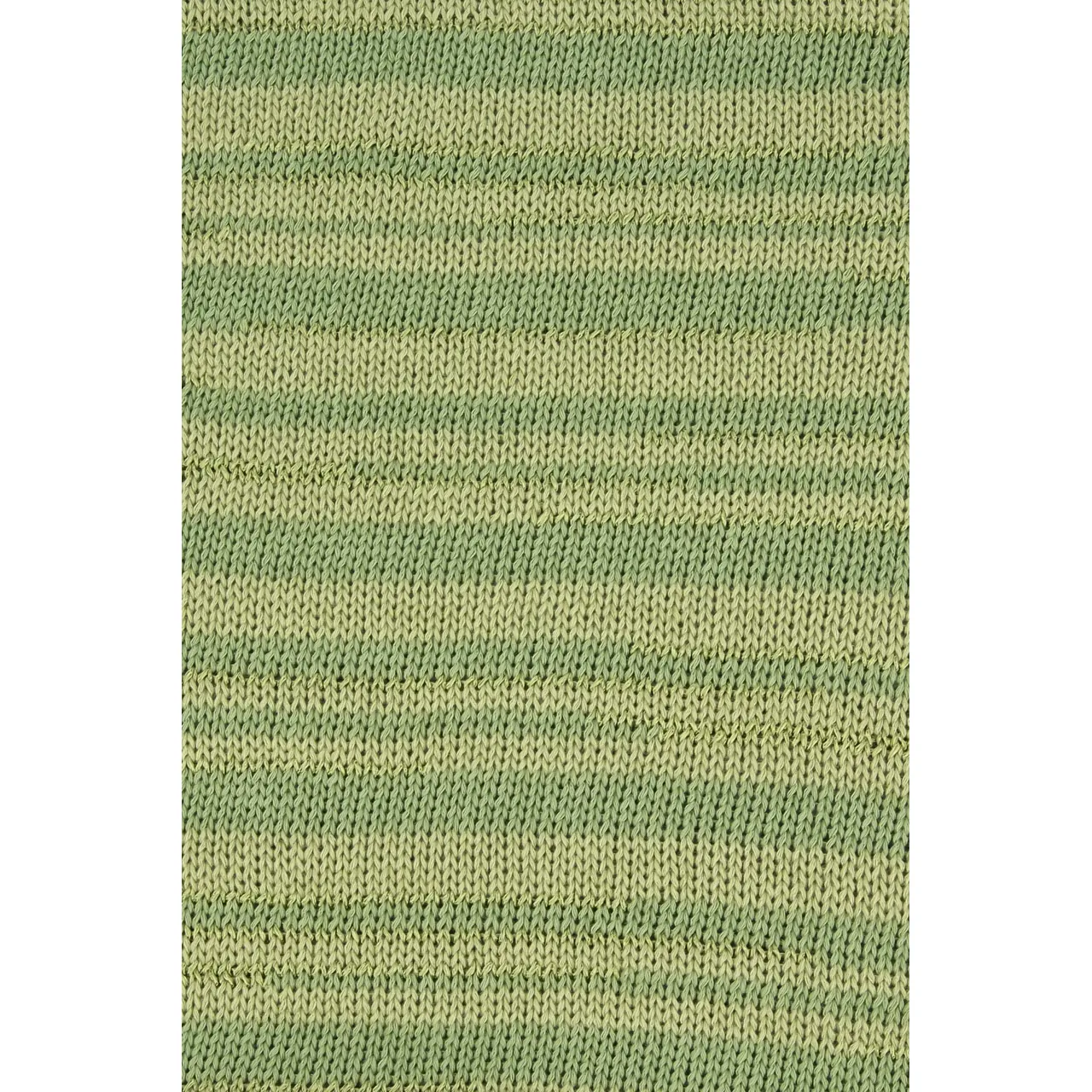Belle 97 Olive Hell von Lang Yarns. BELLE begeistert mit einem edlen Spiel aus Glanz und Matt. Die glänzende Viskose trifft auf matte Baumwolle und erzeugt so eine spannende Ton-in-Ton Optik mit subtilen Schimmerstreifen. Das Strickbild wirkt lebendig und elegant zugleich ohne aufdringlich zu sein. Dieses Maschengarn ist ideal für leichte Designs mit dem gewissen Etwas. Ob schlichte Tops luftige Pullover oder elegante Accessoires - BELLE verleiht jedem Stück einen Hauch von Luxus.