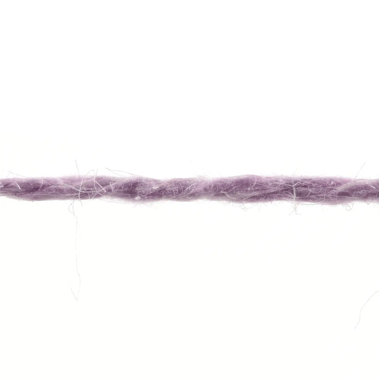 Ananas+ 46 Lila von Lang Yarns. ANANAS+ ist die dickere Variante unseres Garns aus Ananasfasern. Es eignet sich perfekt für Wohnaccessoires und dekorative Projekte die eine gute Formstabilität erfordern.