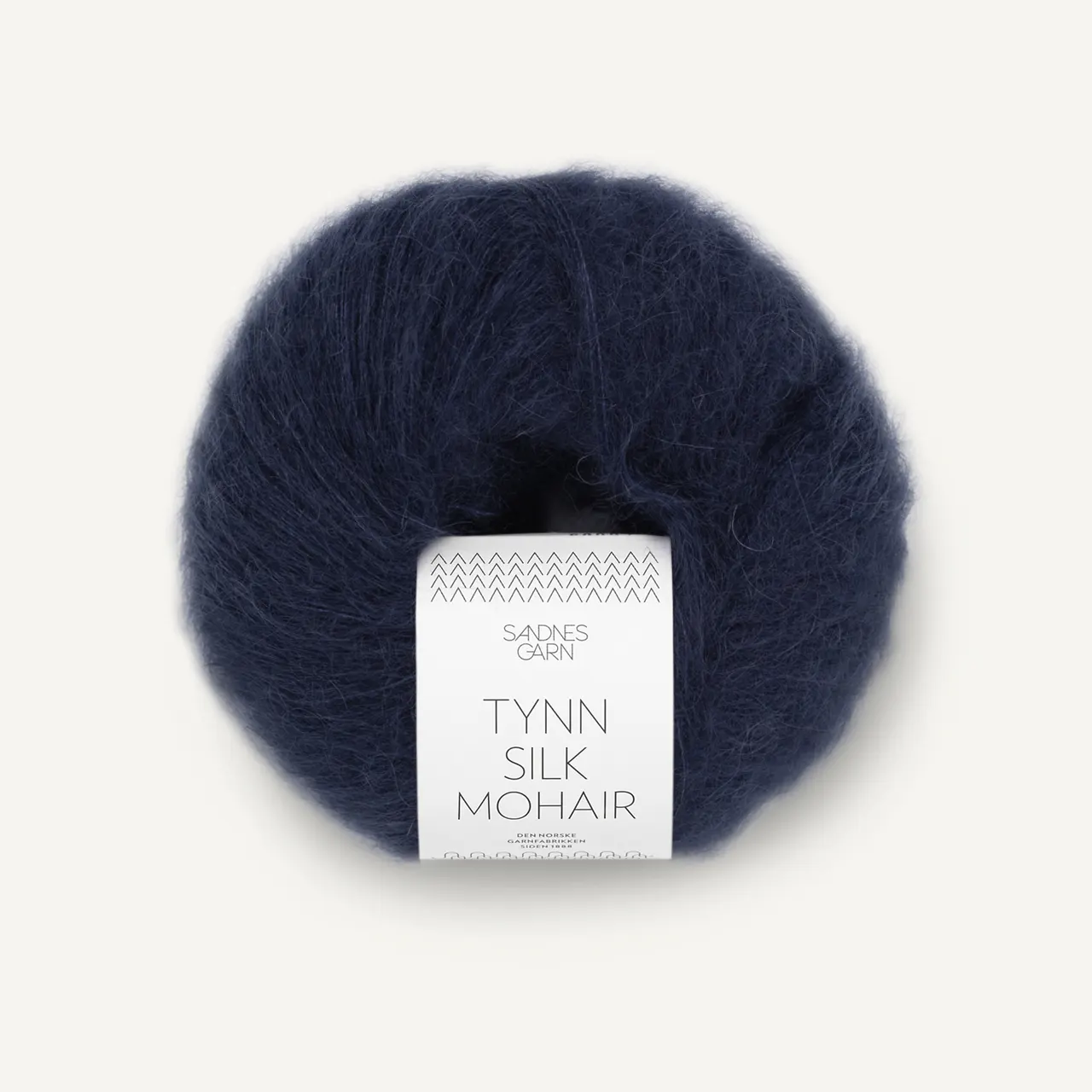 Tynn Silk Mohair 5581 Dyp Marine von Sandnes Garn. Eine weiche und luxuriöse Mischung aus feinstem Mohair Wolle und Seide.