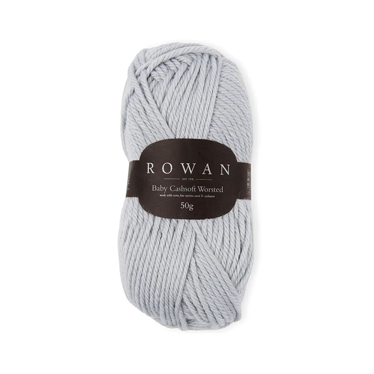 Baby Cashsoft Worsted 10011 Silver von Rowan. Die perfekte Harmonie aus Luxus und Funktionalität. Diese sorgfältig ausgewogene Mischung aus Merinowolle Kaschmir und Acryl fühlt sich unwiderstehlich weich auf der Haut an.Baby Cashsoft Worsted eignet sich ideal für kuschelige Decken Babykleidung und alle Projekte bei denen Weichheit und Funktionalität Hand in Hand gehen.