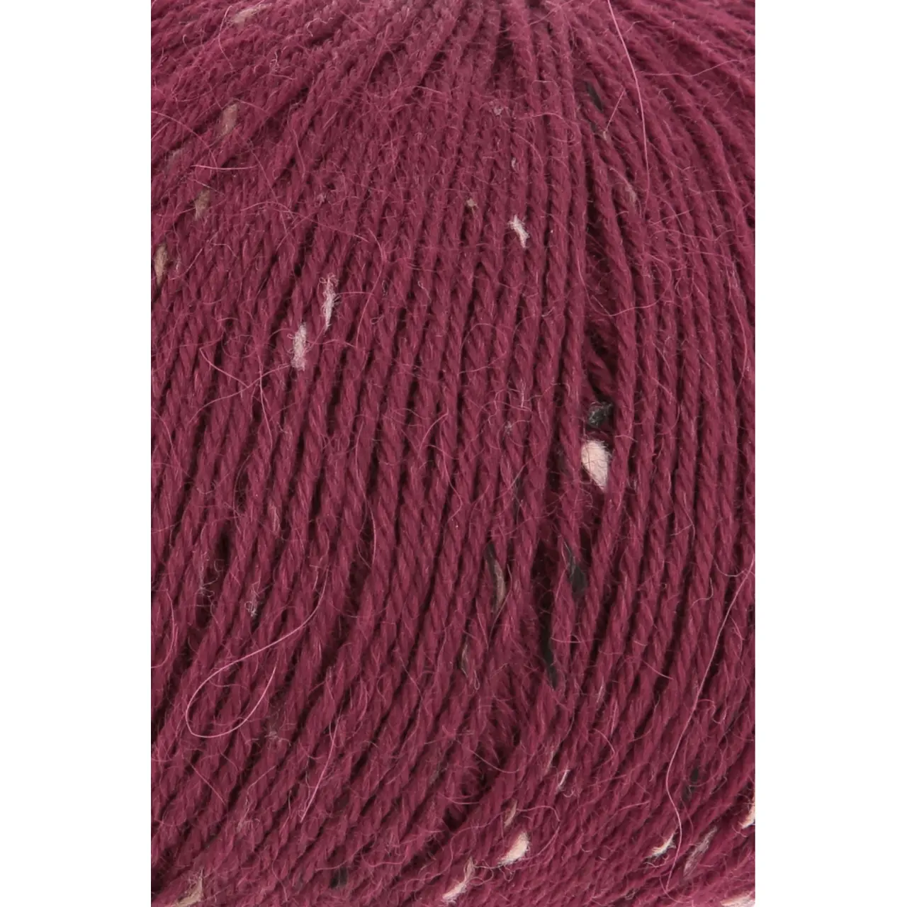 Alpaca Soxx Tweed 62 Weinrot von Lang Yarns. Neu bieten wir Ihnen unsere Qualität ALPACA SOXX 4-fach auch mit Tweed Noppen an. Dank der Kombination aus Baby Alpaca Schurwolle und Polyamid eignet sich das Garn perfekt für kuschelige Socken und zahlreiche weitere Strickideen. ALPACA SOXX TWEED ist die ideale Wahl wenn Weichheit und Wärme im Mittelpunkt stehen.