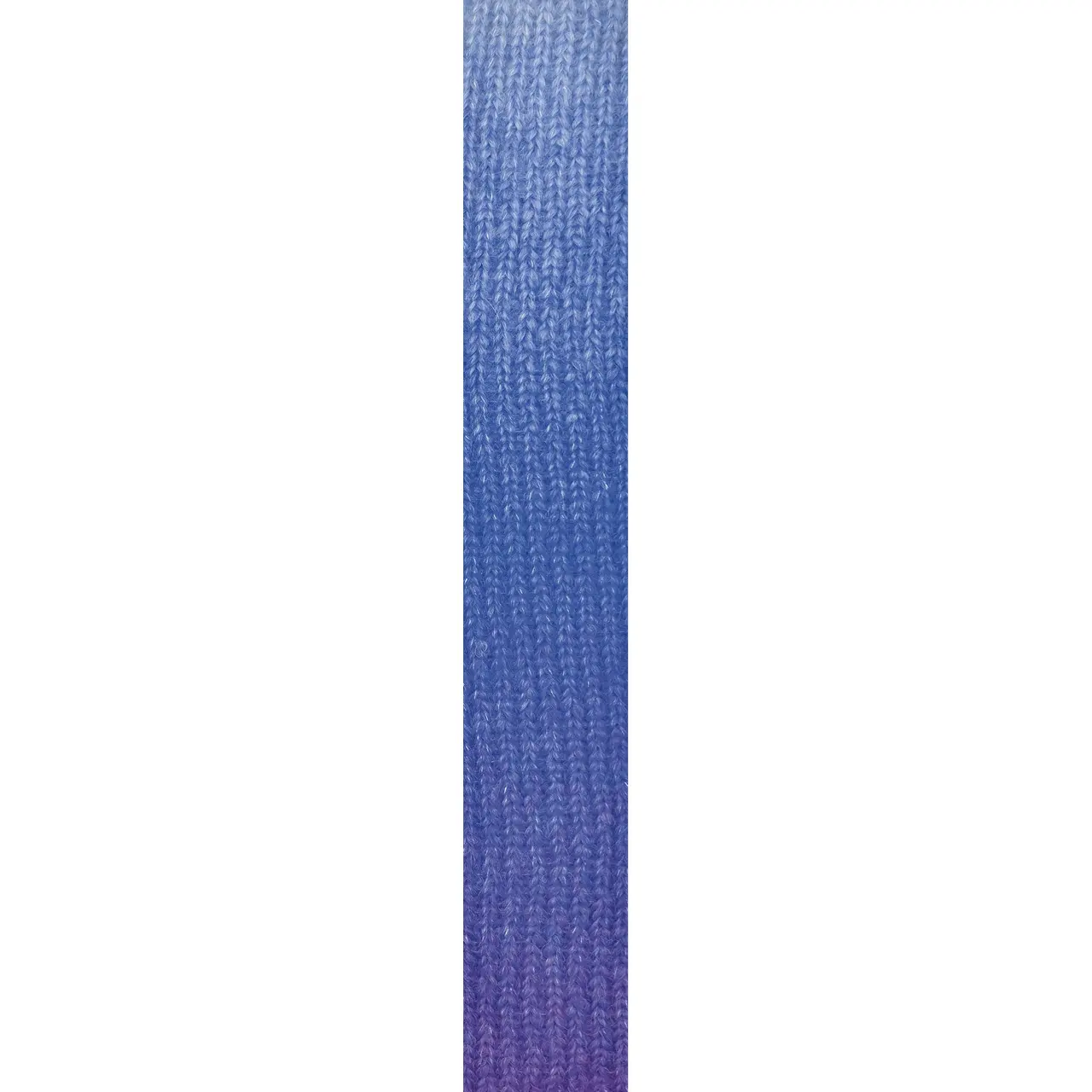 Piuma Alpaca Dégradé 14 Hellblau-Blau-Violett von Laines Du Nord. Mit sanften Farbverläufen und zartem Flausch verleiht Poema Alpaca jedem Projekt Wärme Leichtigkeit und einen Hauch von Luxus. Ideal für Schals Pullover & Accessoires.