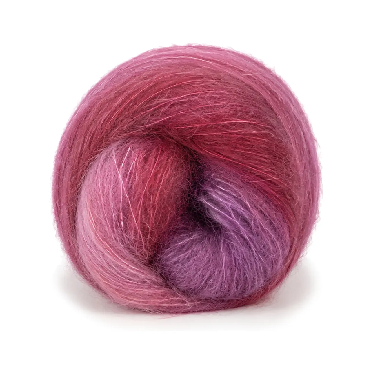 Poema Mohair 16 Magenta/Rot von Laines Du Nord. Ein einzigartiges Garn aus Kid Mohair und Seide mit zartem Farbverlauf und innovativen Farbtönen.