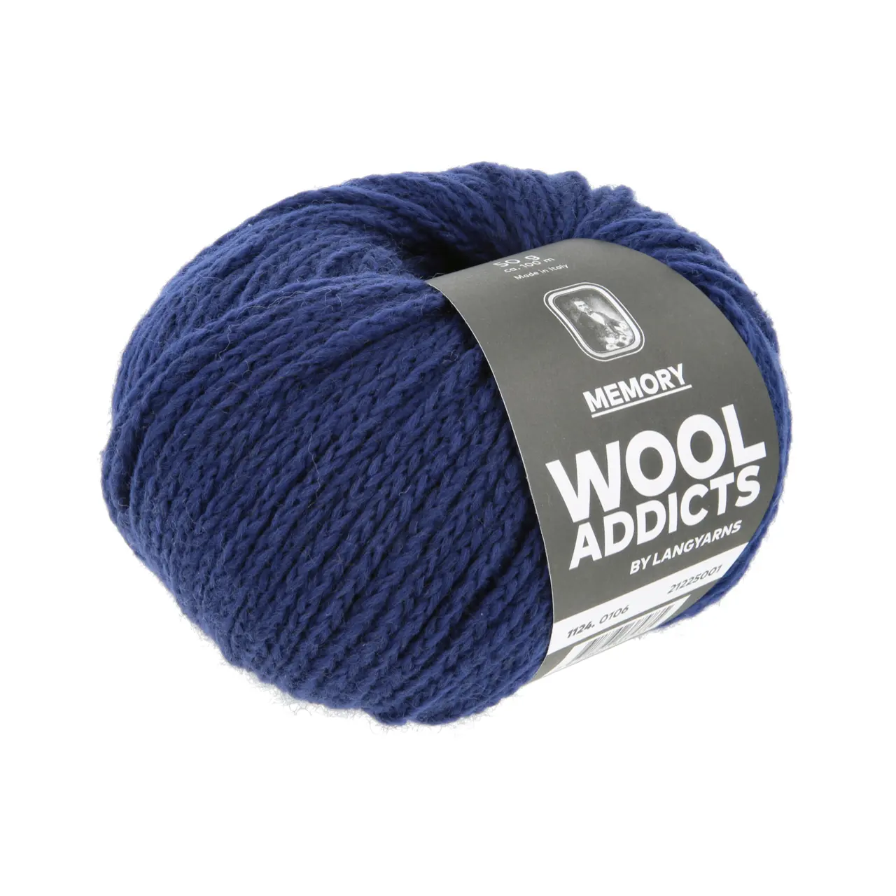 Memory 106 Juniper von Lang Yarns. This yarn makes it even easier to create memories with other knitters and crocheters. The yarn consists of 88% Merino Superfine and is coated with an anti-felt layer that keeps the yarn fibers nicely in place and extra stable.