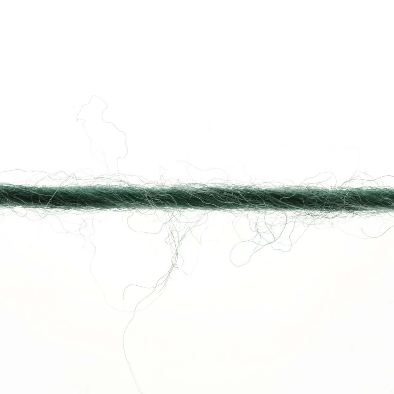 Infinity 5 Meadow Greens von Lang Yarns. INFINITY ist ein Dochtgarn aus extrafeiner Merinowolle das durch seine einzigartige Farbgestaltung besticht. Jedes Knäuel wird so gefertigt dass kein sich wiederholendes Muster entsteht - zwar kommen immer wieder die gleichen Farben zum Einsatz jedoch in unregelmäßigen Abständen variierender Intensität und unterschiedlicher Reihenfolge.