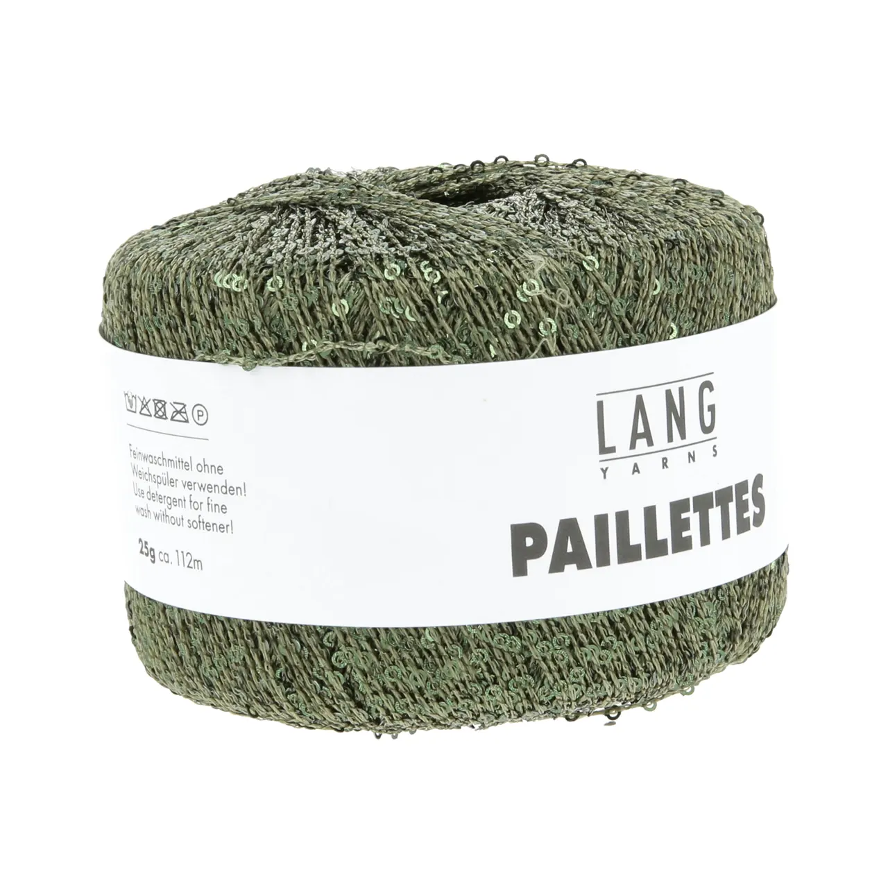 Paillettes 99 Krokodilgrün von Lang Yarns. Dieses Garn mit feinen Pailletten lässt sich angenehm verarbeiten und ist vielseitig einsetzbar. Besonders gut eignet es sich als Beilaufgarn etwa zusammen mit einem zarten Seiden-Mohair-Faden oder auch in Kombination mit Garnen wie Merino oder Alpaka. Dadurch ist das Garn ideal für Tücher und Schals die direkt auf der Haut getragen werden. Die kleinen Pailletten fallen beim Tragen kaum auf und sorgen dennoch für einen dezenten Glanz.