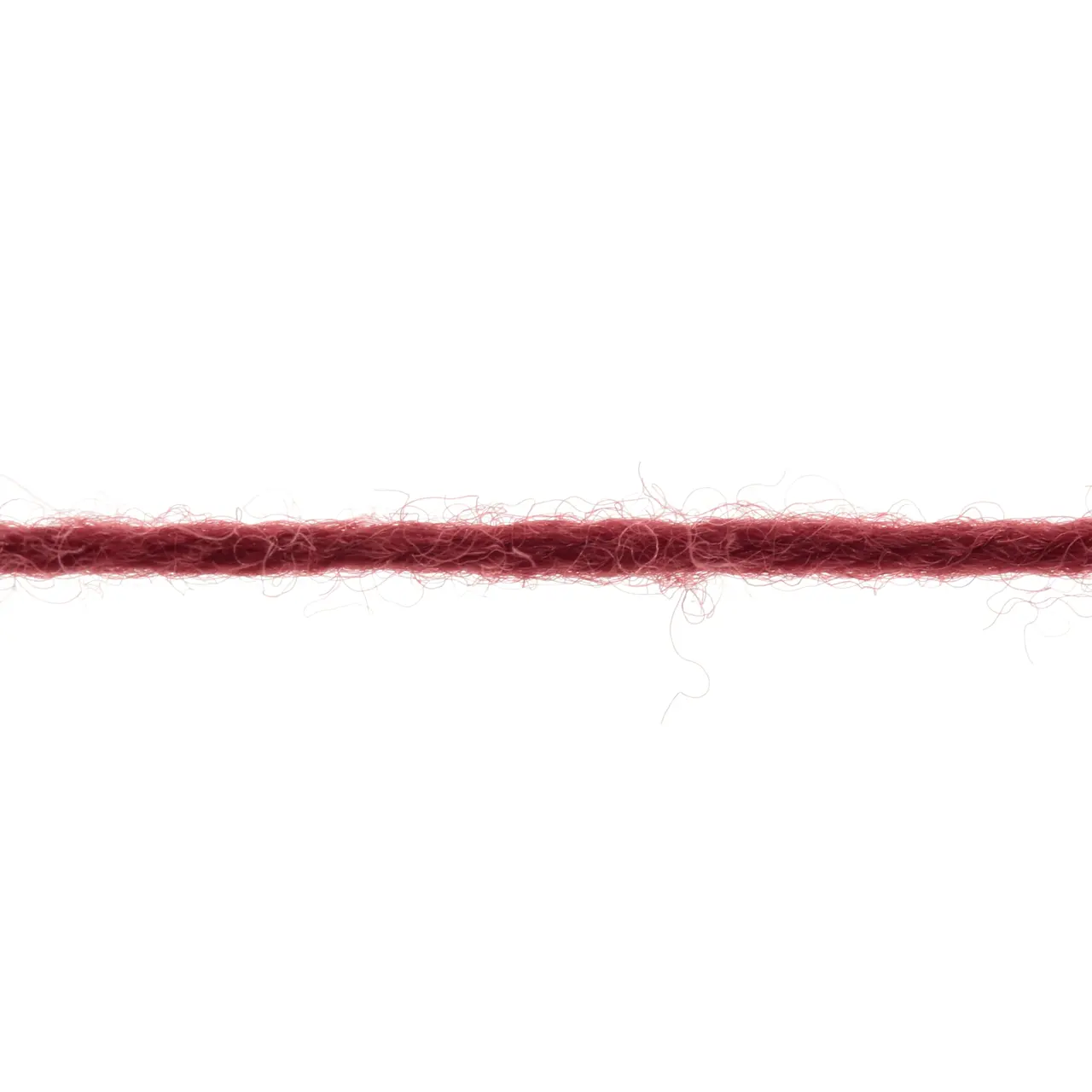 Merino 200 Bebe 361 Dunkelrot von Lang Yarns. Unsere Standard-Merinogarne werden aus feinster australischer Merinowolle gesponnen - selbstverständlich mulesingfrei. Rund 40 % der weltweiten Wolle stammen von Merinoschafen. Ihre Fasern haben eine besonders feine Kräuselung was ein elastisches und zugleich formbeständiges Garn ergibt. Die natürlichen Vorzüge von Schafwolle wie Temperaturausgleich Feuchtigkeitsregulierung und Geruchsneutralität sind bei Merino besonders ausgeprägt.