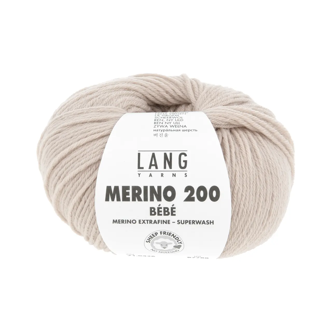 Merino 200 Bebe 426 Sand von Lang Yarns. Unsere Standard-Merinogarne werden aus feinster australischer Merinowolle gesponnen - selbstverständlich mulesingfrei. Rund 40 % der weltweiten Wolle stammen von Merinoschafen. Ihre Fasern haben eine besonders feine Kräuselung was ein elastisches und zugleich formbeständiges Garn ergibt. Die natürlichen Vorzüge von Schafwolle wie Temperaturausgleich Feuchtigkeitsregulierung und Geruchsneutralität sind bei Merino besonders ausgeprägt.