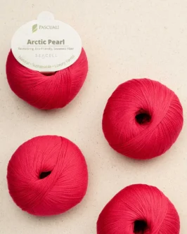 <span class="yarn-title">Arctic Pearl</span> <span class="yarn-color">7 Scharlachrot</span>