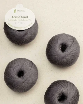 <span class="yarn-title">Arctic Pearl</span> <span class="yarn-color">22 Galenit</span>