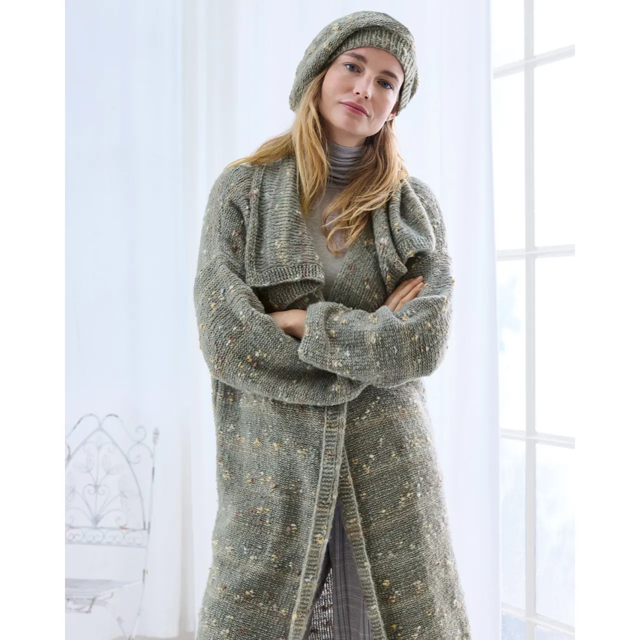 Strickmodelle aus Journal No. 72 - Mantel mit Wasserfallkragen und Barett