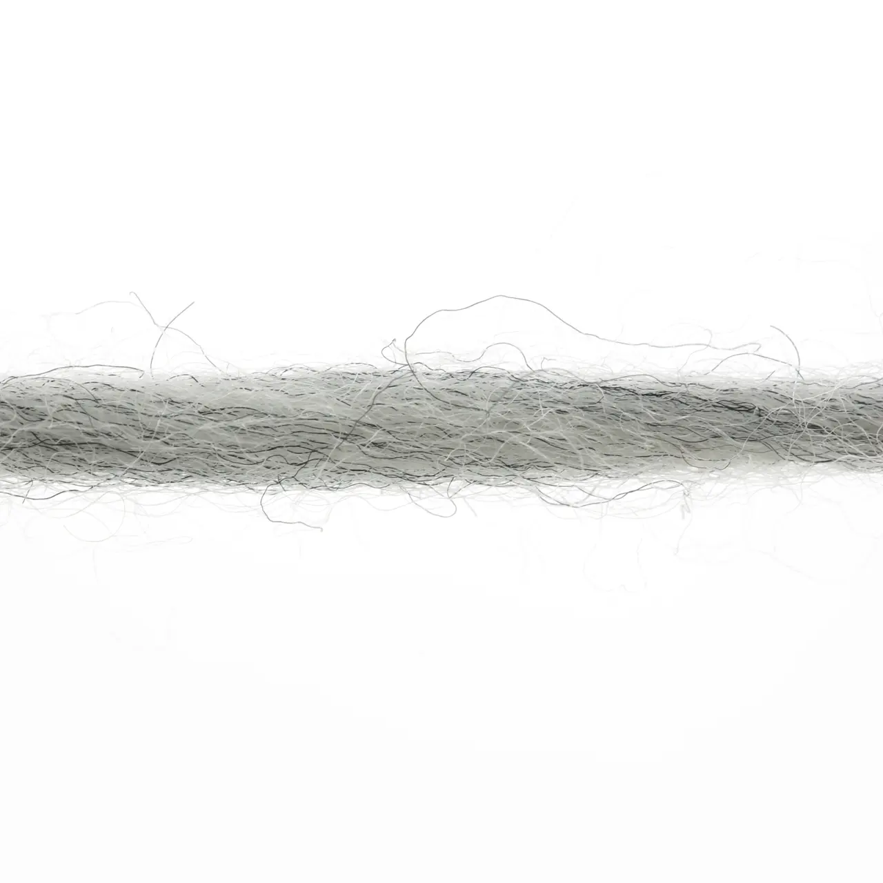 Naturalis 3 Hellgrau von Lang Yarns. NATURALIS erzählt von der stillen Schönheit natürlicher Farben. In einem 100 % pflanzenbasierten Färbeprozess entfalten ausgewählte Kräuter Wurzeln und Rinden ihre feinen Nuancen und schenken dem Garn eine lebendige Tiefe. Jede Farbe ist ein Zusammenspiel aus Zeit Erfahrung und Natur - ruhig authentisch und einzigartig.