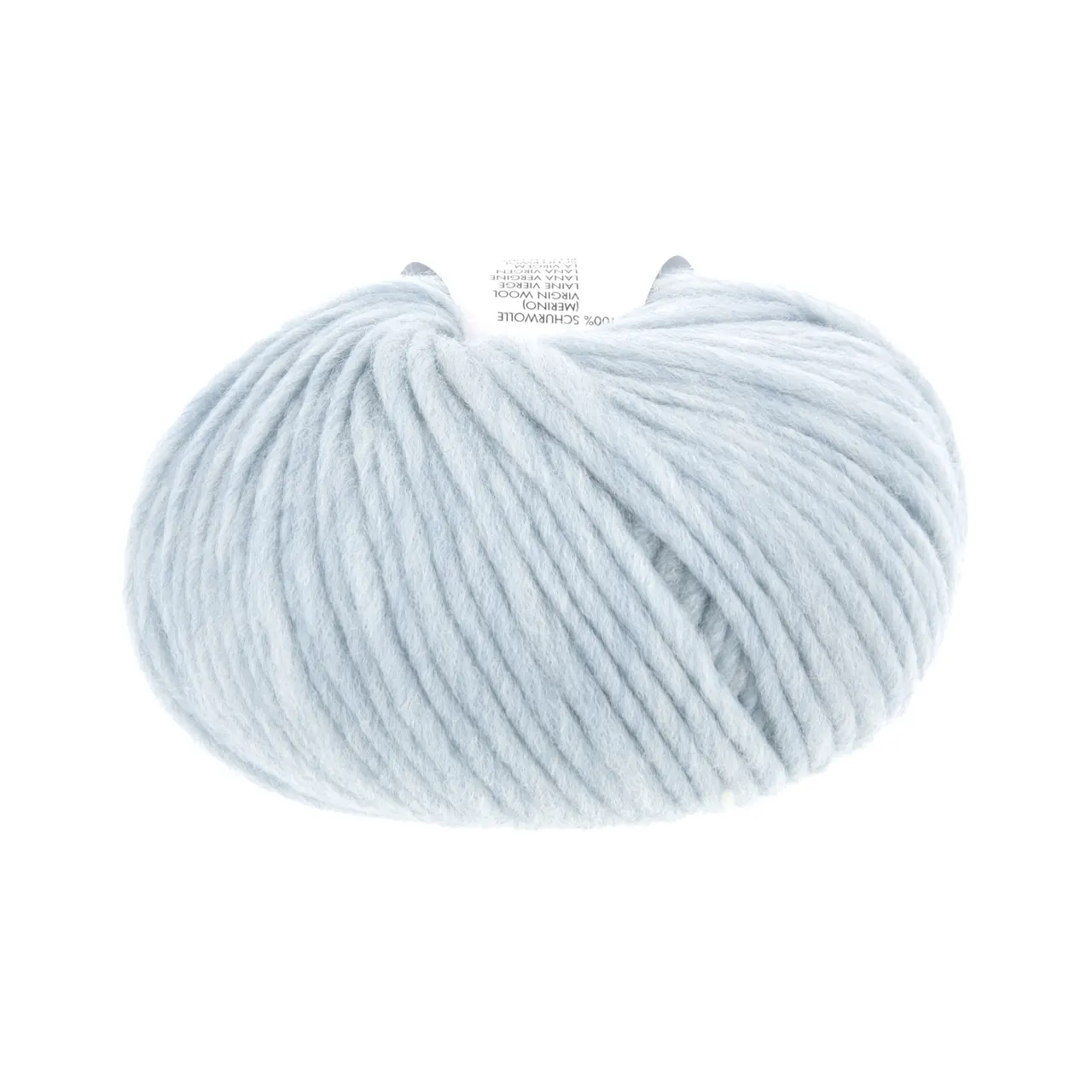 Naturalis 20 Baby Blau von Lang Yarns. NATURALIS erzählt von der stillen Schönheit natürlicher Farben. In einem 100 % pflanzenbasierten Färbeprozess entfalten ausgewählte Kräuter Wurzeln und Rinden ihre feinen Nuancen und schenken dem Garn eine lebendige Tiefe. Jede Farbe ist ein Zusammenspiel aus Zeit Erfahrung und Natur - ruhig authentisch und einzigartig.