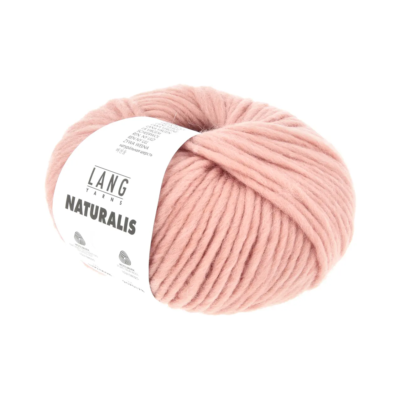 Naturalis 28 Pfirsich Rosa von Lang Yarns. NATURALIS erzählt von der stillen Schönheit natürlicher Farben. In einem 100 % pflanzenbasierten Färbeprozess entfalten ausgewählte Kräuter Wurzeln und Rinden ihre feinen Nuancen und schenken dem Garn eine lebendige Tiefe. Jede Farbe ist ein Zusammenspiel aus Zeit Erfahrung und Natur - ruhig authentisch und einzigartig.