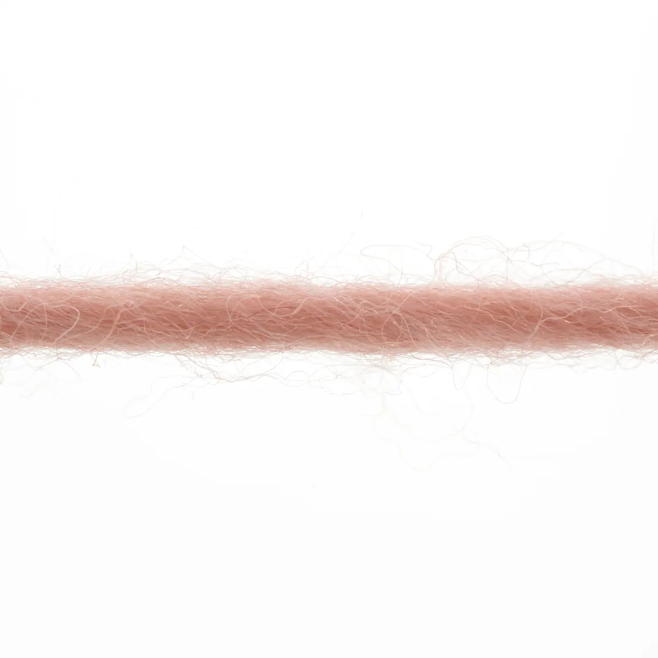 Naturalis 28 Pfirsich Rosa von Lang Yarns. NATURALIS erzählt von der stillen Schönheit natürlicher Farben. In einem 100 % pflanzenbasierten Färbeprozess entfalten ausgewählte Kräuter Wurzeln und Rinden ihre feinen Nuancen und schenken dem Garn eine lebendige Tiefe. Jede Farbe ist ein Zusammenspiel aus Zeit Erfahrung und Natur - ruhig authentisch und einzigartig.