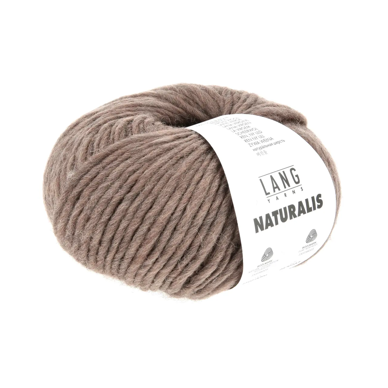 Naturalis 96 Hellbraun von Lang Yarns. NATURALIS erzählt von der stillen Schönheit natürlicher Farben. In einem 100 % pflanzenbasierten Färbeprozess entfalten ausgewählte Kräuter Wurzeln und Rinden ihre feinen Nuancen und schenken dem Garn eine lebendige Tiefe. Jede Farbe ist ein Zusammenspiel aus Zeit Erfahrung und Natur - ruhig authentisch und einzigartig.